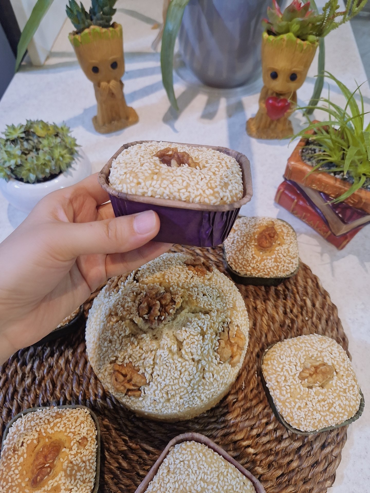 كيك منزلي بزبدة السمسم والجوز (أرجو)