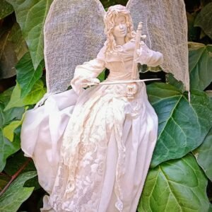 تمثال ملاك مصنوع يدويًا